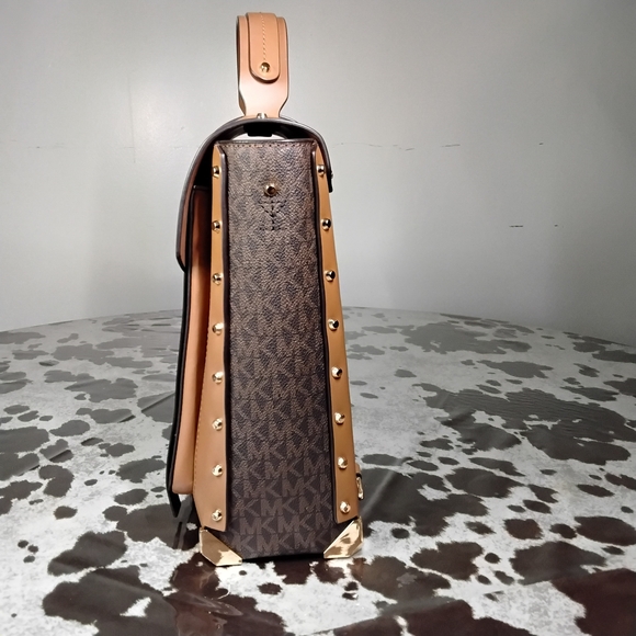 MICHAEL Michael Kors Manhattan Medium Logo and Leather Backpack - Picture 4 of 7